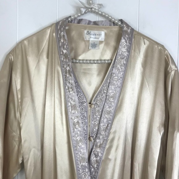 Cabernet Sleepwear Nightgown and Robe Set Champangne Color SZ M - Picture 5 of 16